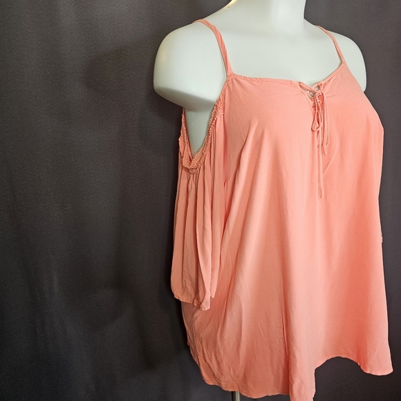 TORRID SIZE 2X FUSION CORAL CHALLIS CROCHET TRIM COLD LACE - UP SHOULDER - Picture 3 of 7